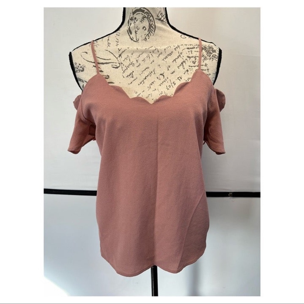 Off the shoulder Scallop top